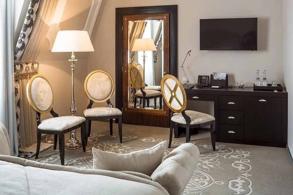 Edem Hotel إلفيف